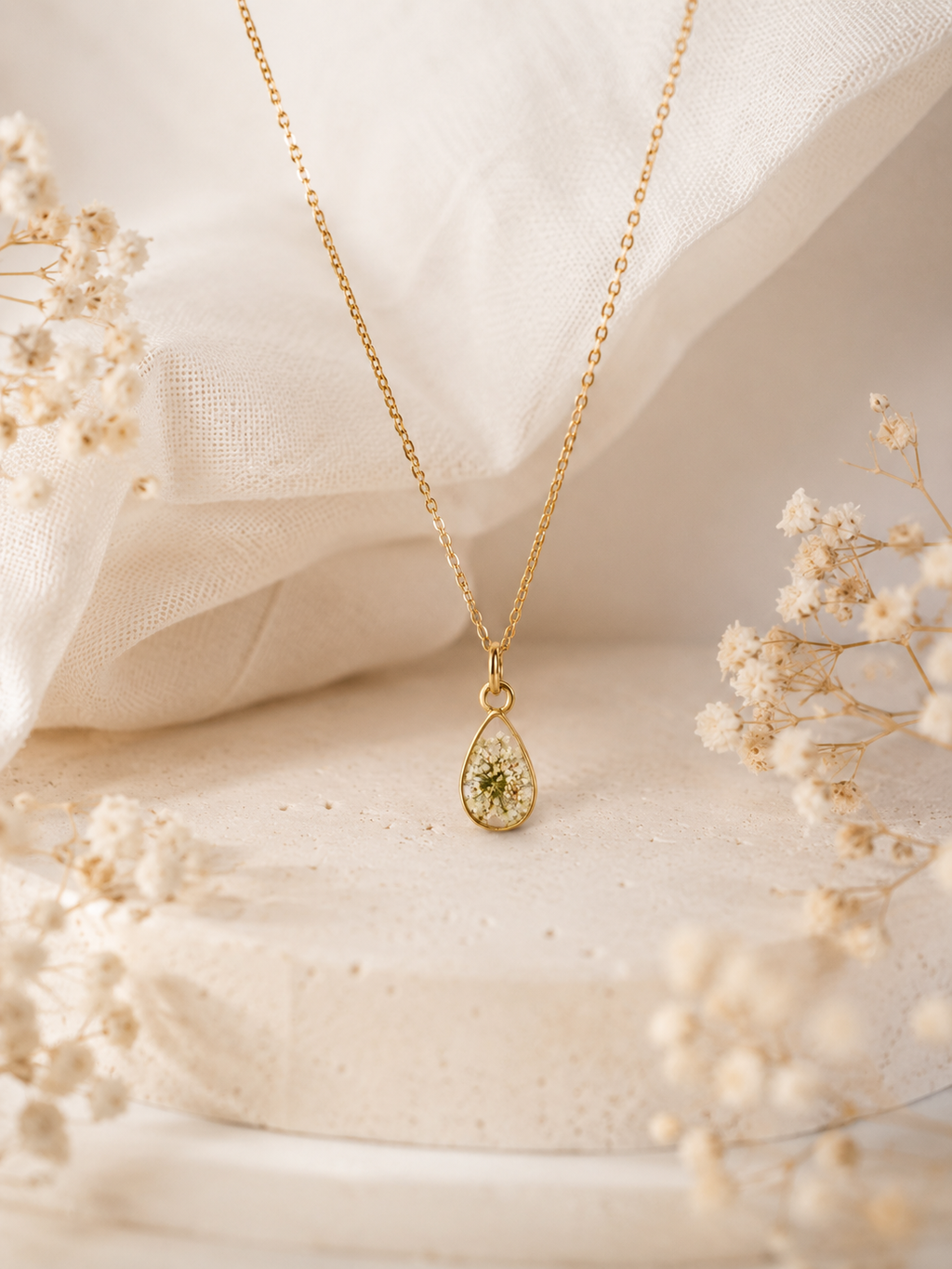 LIV - Halskette - Gold