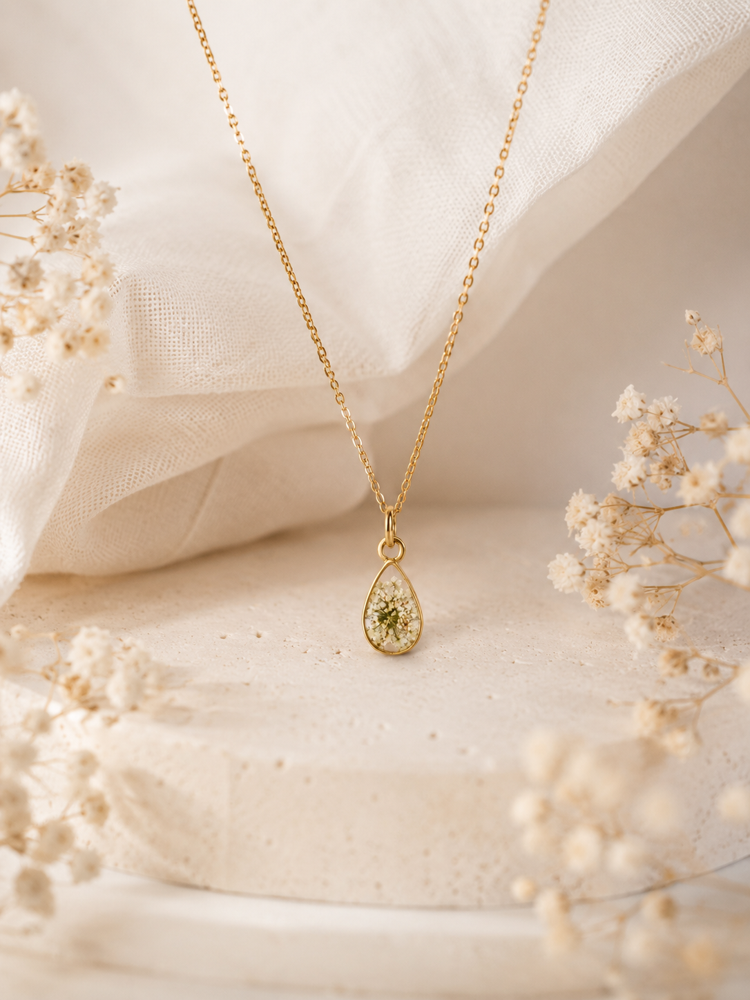 LIV - Halskette - Gold